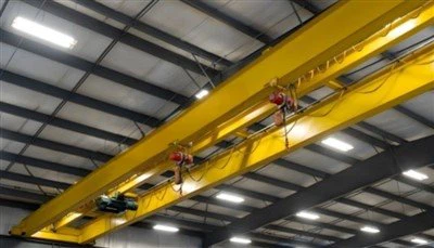 Hloov zaus thiab tswj ceev Crane